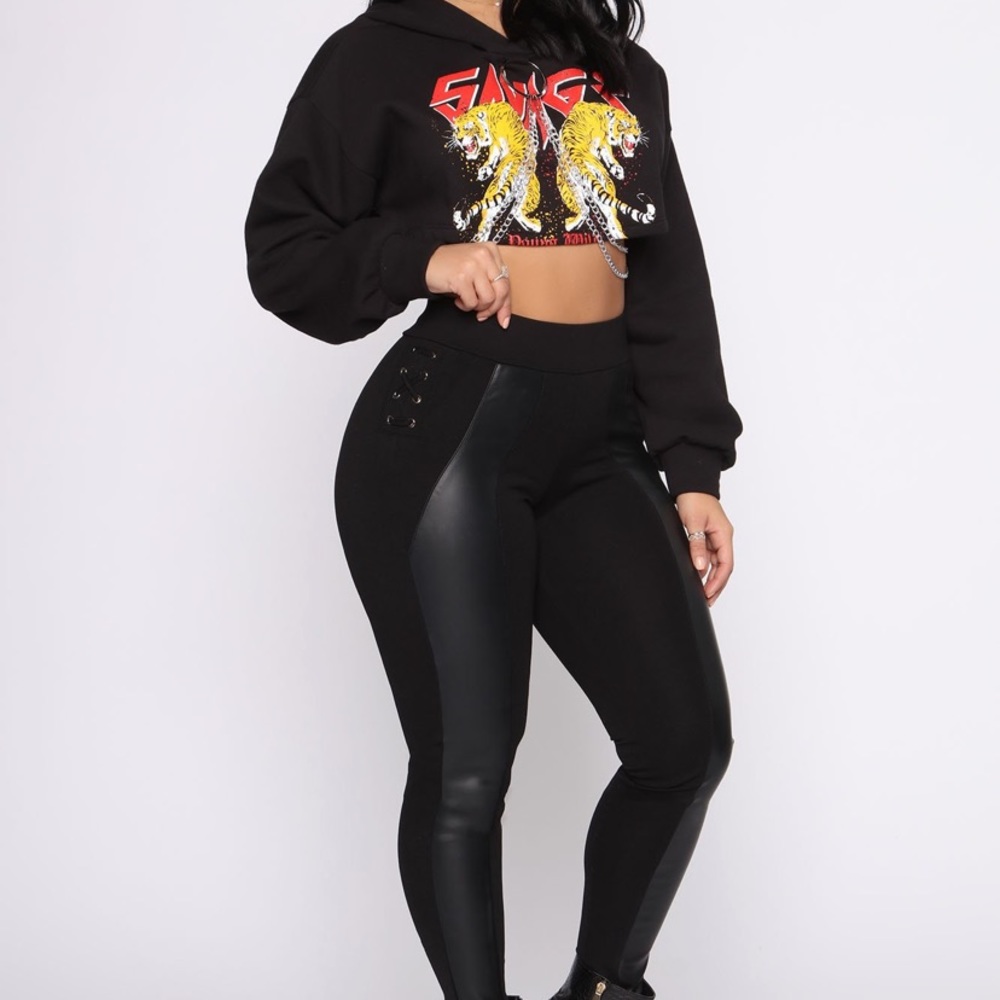 **SOLD**Faux Leather Contrast Leggings - Black